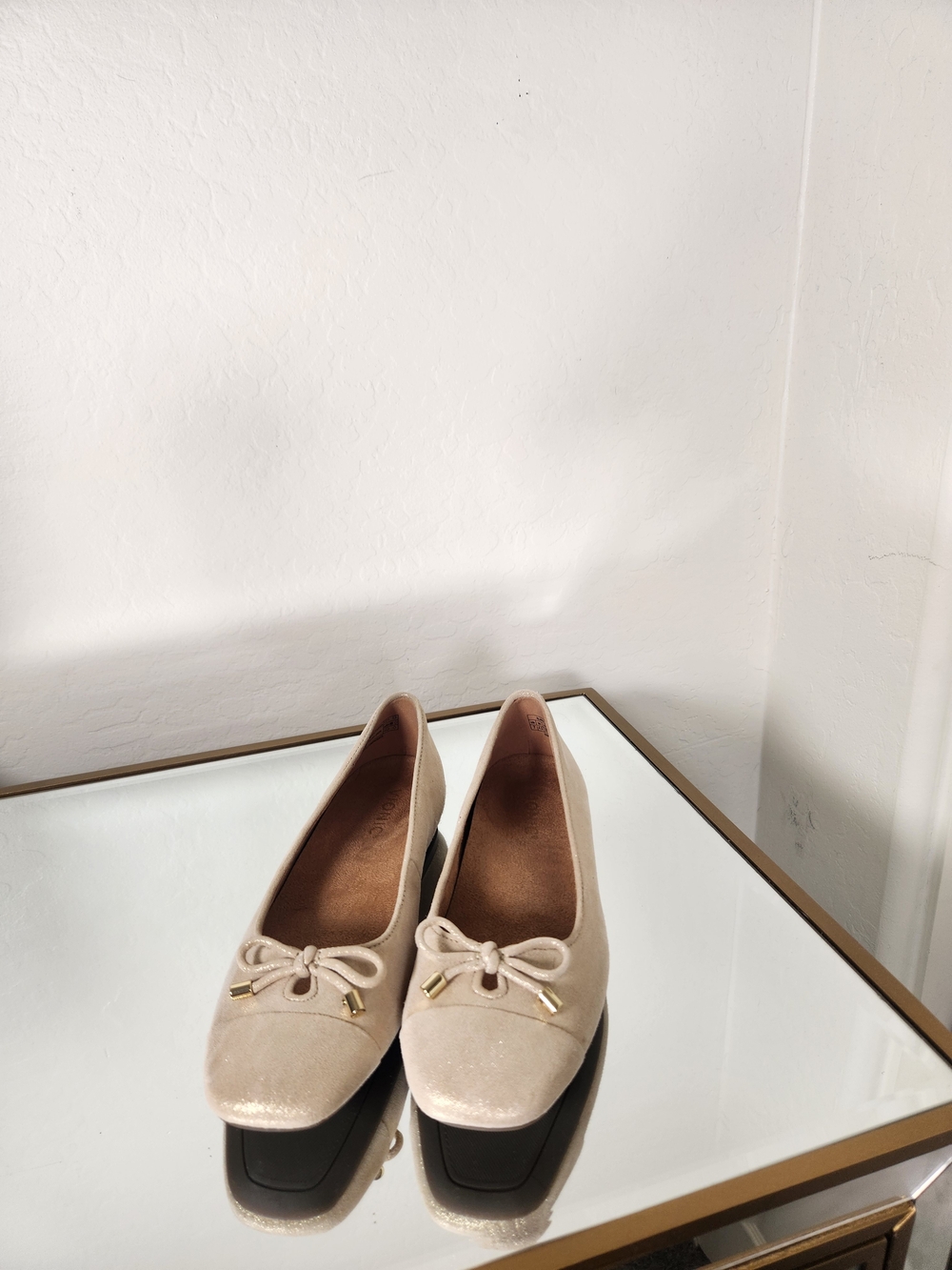 Vionic Cream Bow Ballet Flats with Gold Accents